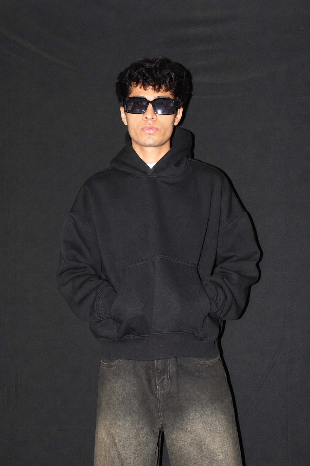 BLACK BOXY HOODIE-02