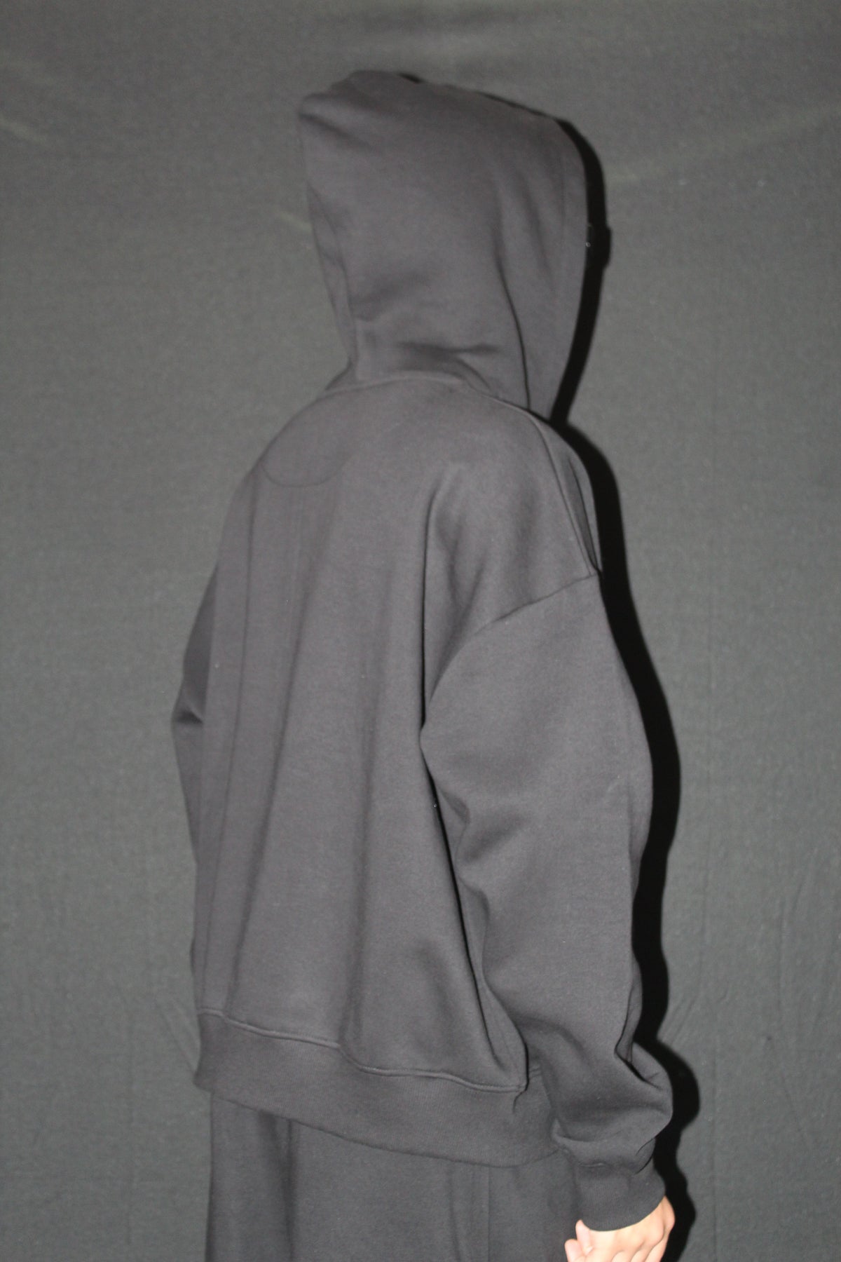 BLACK BOXY ZIPPER-02